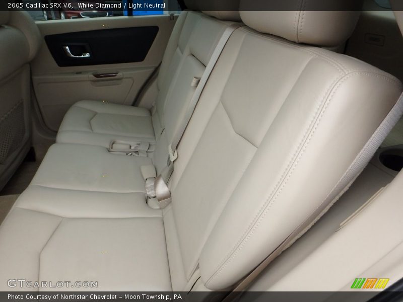 White Diamond / Light Neutral 2005 Cadillac SRX V6