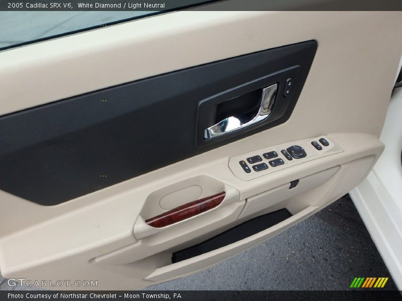White Diamond / Light Neutral 2005 Cadillac SRX V6
