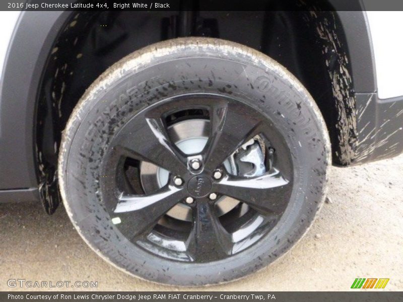 Bright White / Black 2016 Jeep Cherokee Latitude 4x4