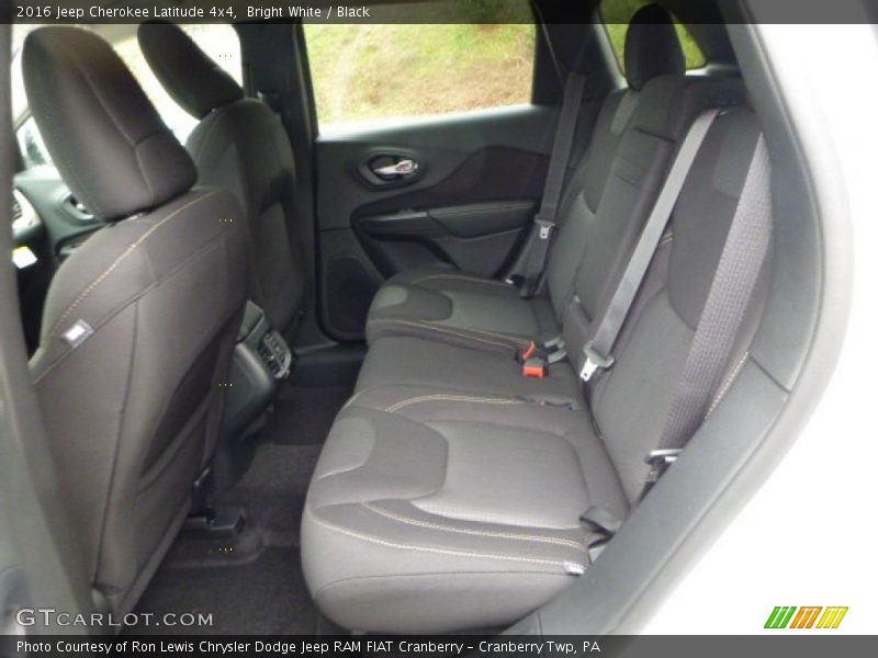 Bright White / Black 2016 Jeep Cherokee Latitude 4x4