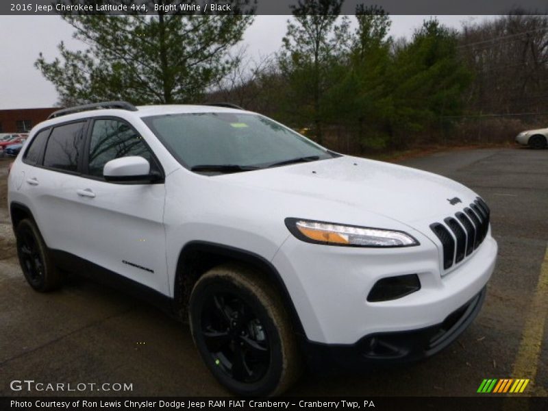 Bright White / Black 2016 Jeep Cherokee Latitude 4x4