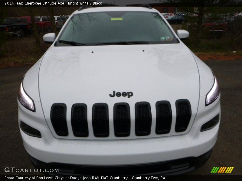 Bright White / Black 2016 Jeep Cherokee Latitude 4x4
