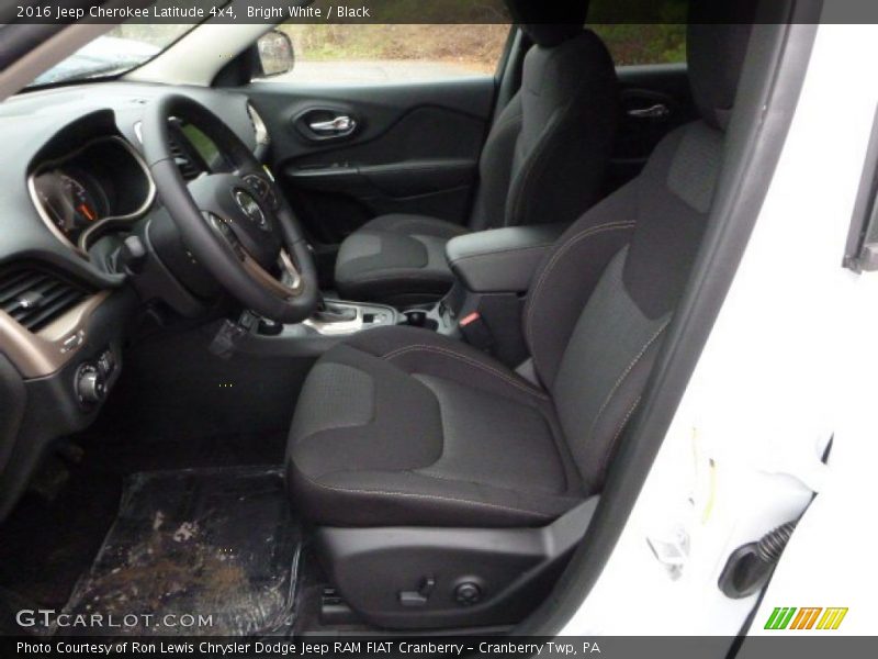 Bright White / Black 2016 Jeep Cherokee Latitude 4x4