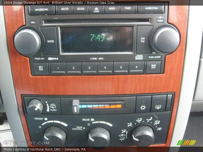 Brilliant Silver Metallic / Medium Slate Gray 2004 Dodge Durango SLT 4x4