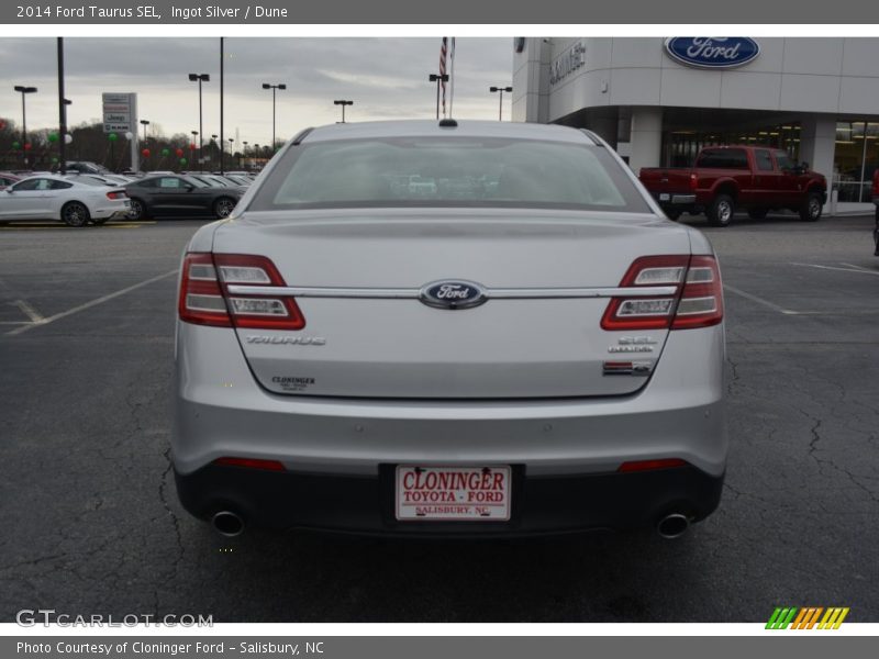 Ingot Silver / Dune 2014 Ford Taurus SEL