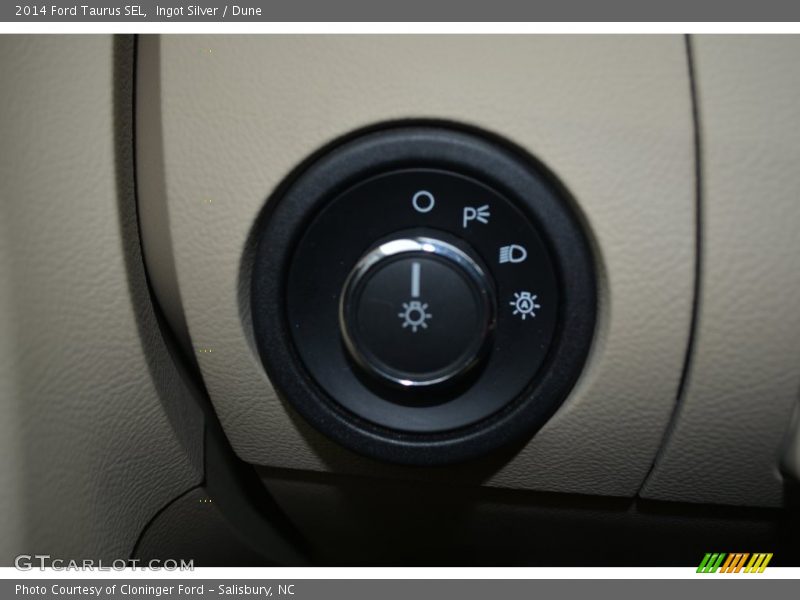 Ingot Silver / Dune 2014 Ford Taurus SEL