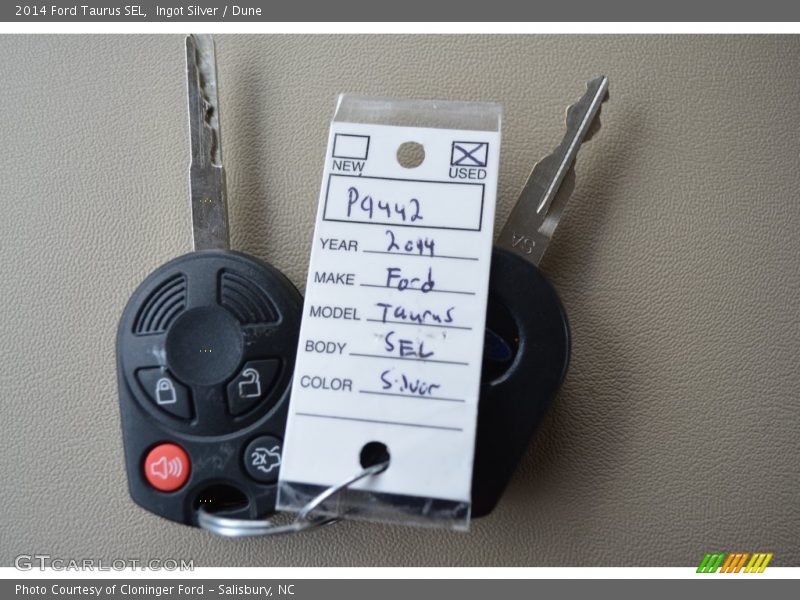 Ingot Silver / Dune 2014 Ford Taurus SEL