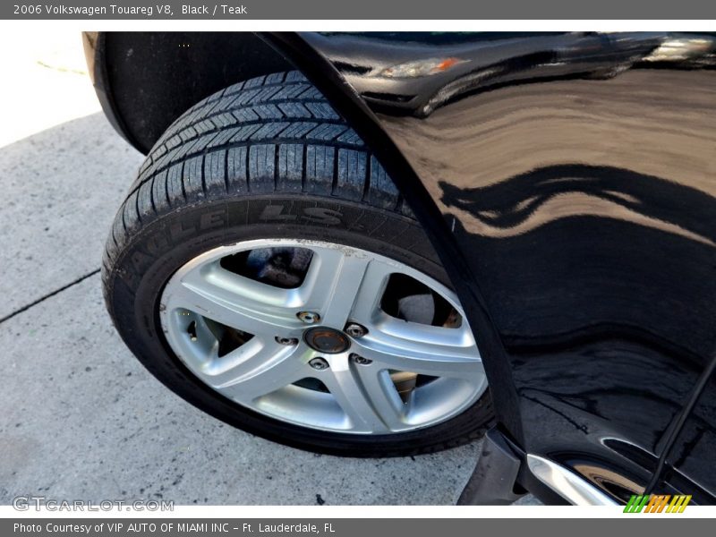 Black / Teak 2006 Volkswagen Touareg V8