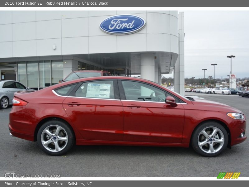 Ruby Red Metallic / Charcoal Black 2016 Ford Fusion SE