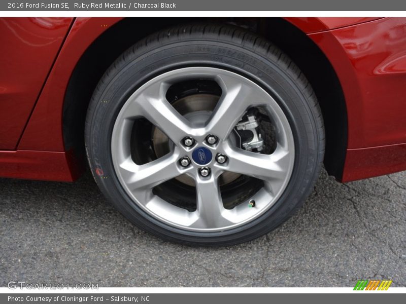 Ruby Red Metallic / Charcoal Black 2016 Ford Fusion SE