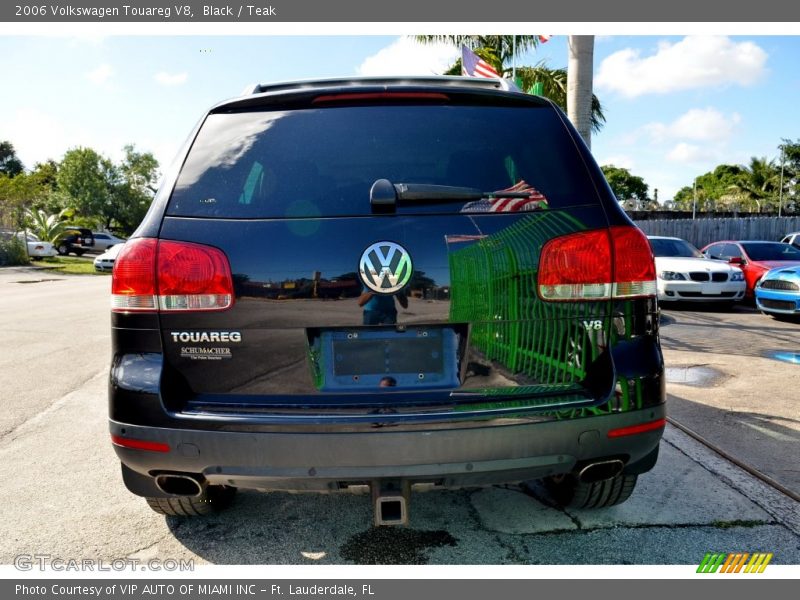 Black / Teak 2006 Volkswagen Touareg V8