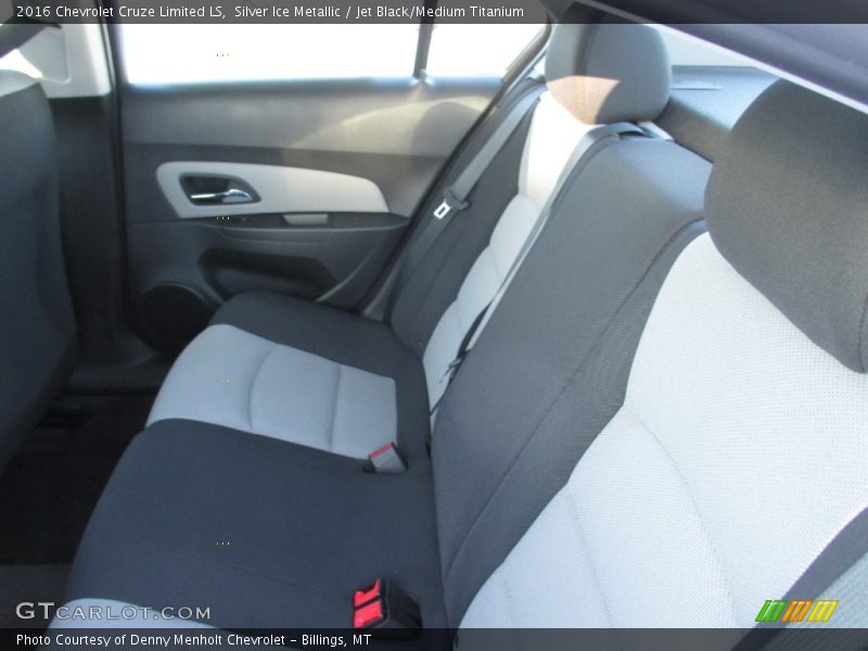 Silver Ice Metallic / Jet Black/Medium Titanium 2016 Chevrolet Cruze Limited LS