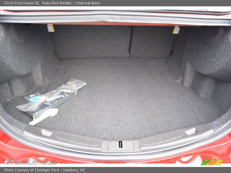 Ruby Red Metallic / Charcoal Black 2016 Ford Fusion SE