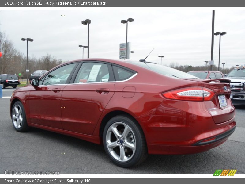 Ruby Red Metallic / Charcoal Black 2016 Ford Fusion SE
