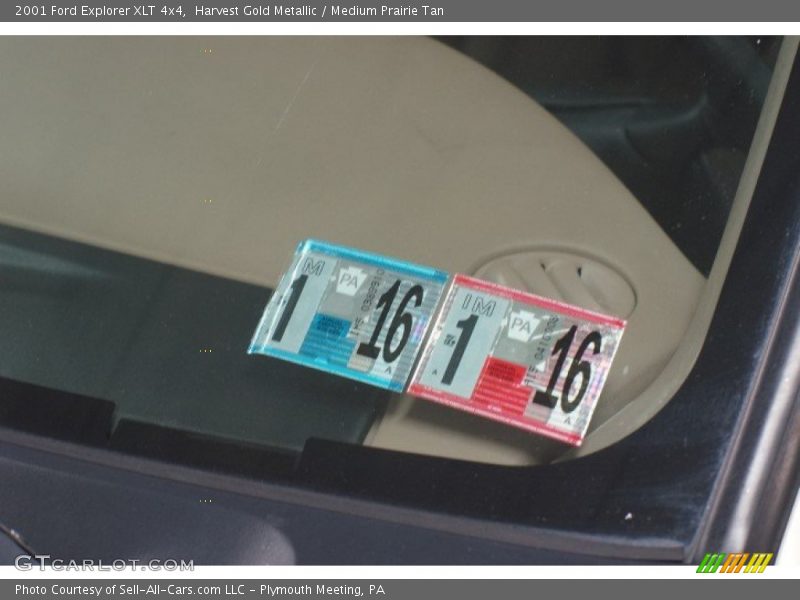 Harvest Gold Metallic / Medium Prairie Tan 2001 Ford Explorer XLT 4x4
