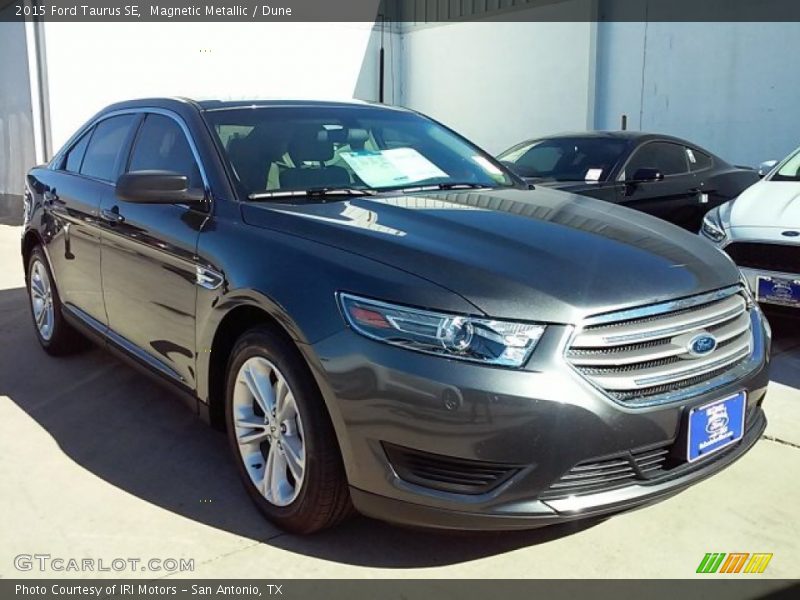 Magnetic Metallic / Dune 2015 Ford Taurus SE