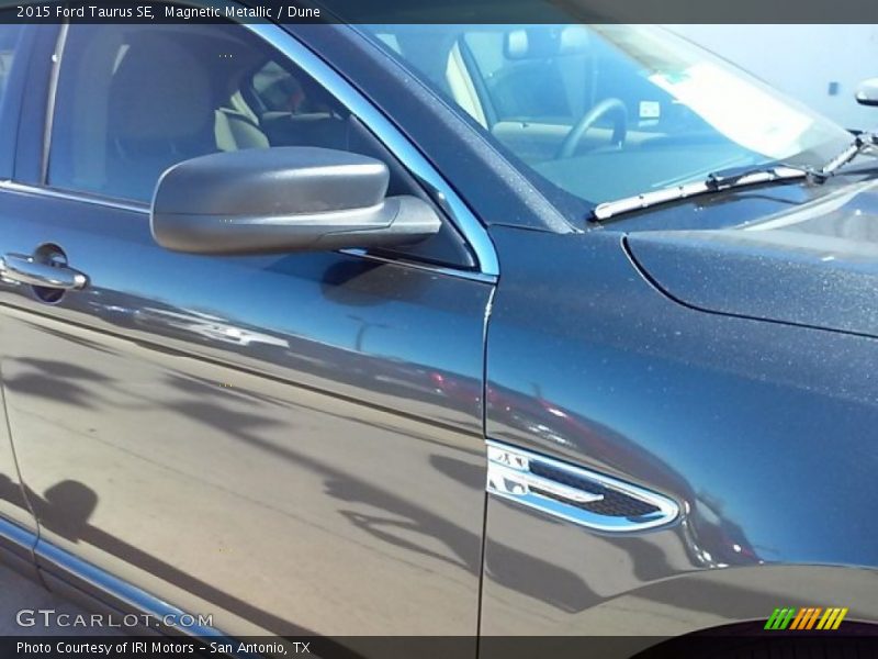 Magnetic Metallic / Dune 2015 Ford Taurus SE