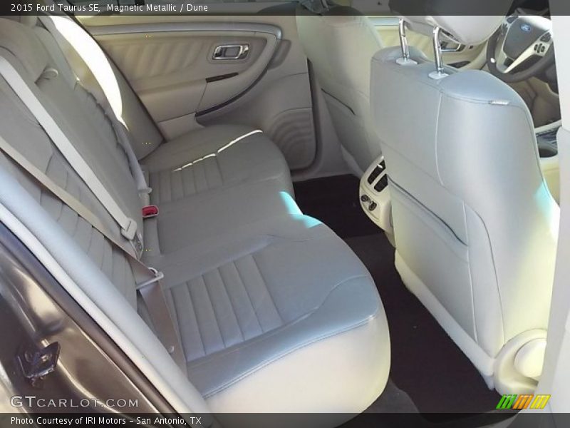 Magnetic Metallic / Dune 2015 Ford Taurus SE