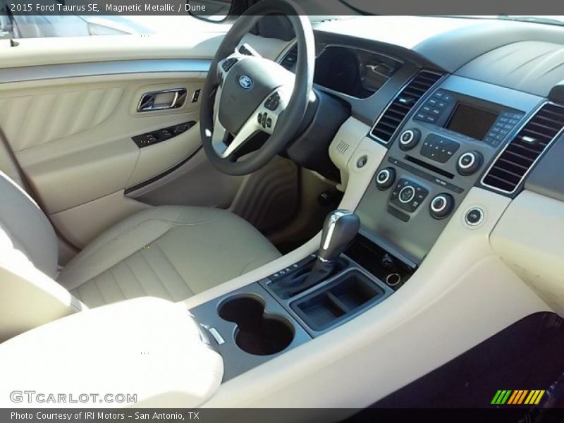 Magnetic Metallic / Dune 2015 Ford Taurus SE