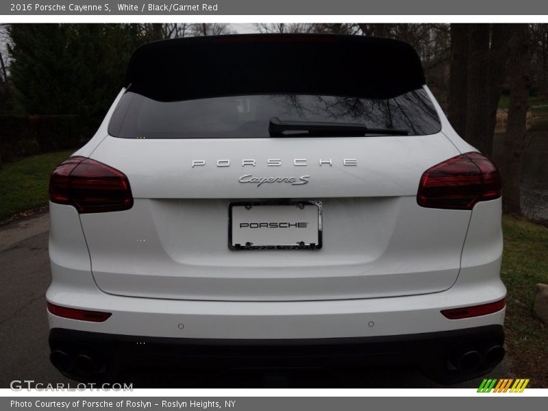 White / Black/Garnet Red 2016 Porsche Cayenne S