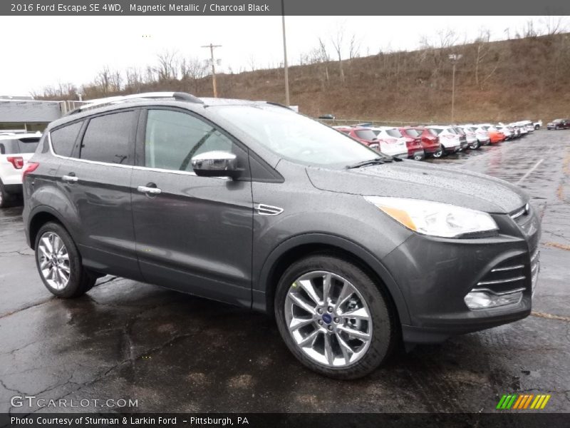 Magnetic Metallic / Charcoal Black 2016 Ford Escape SE 4WD