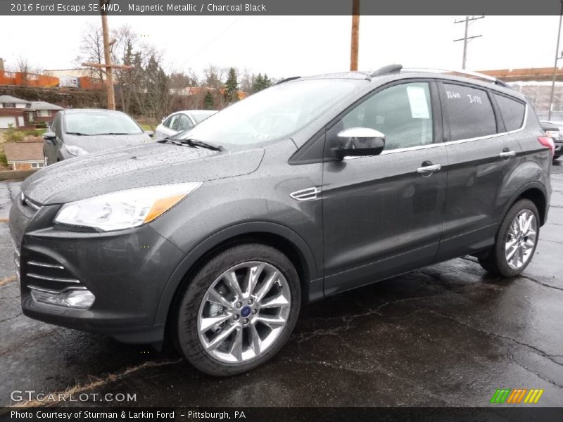 Magnetic Metallic / Charcoal Black 2016 Ford Escape SE 4WD