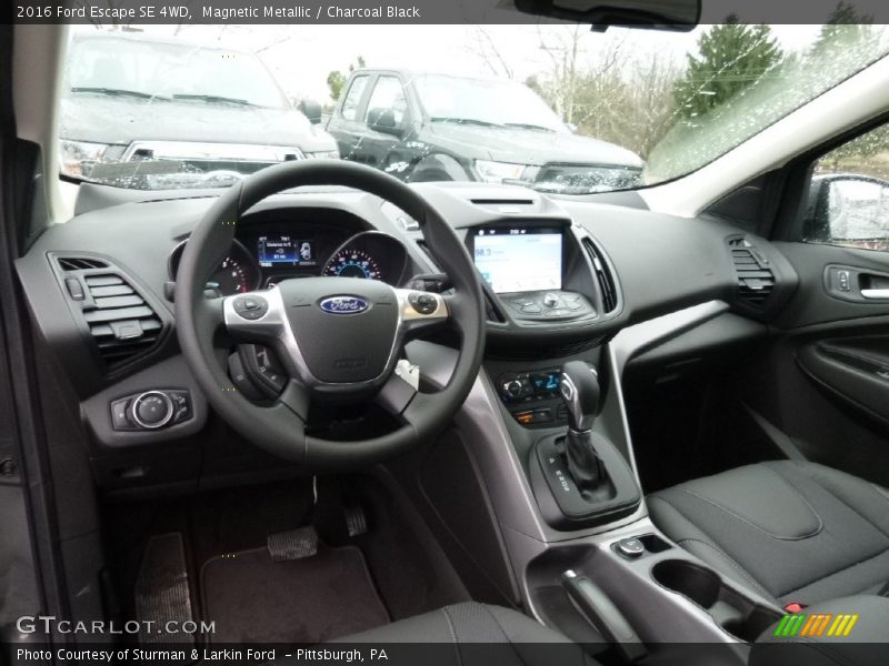 Magnetic Metallic / Charcoal Black 2016 Ford Escape SE 4WD