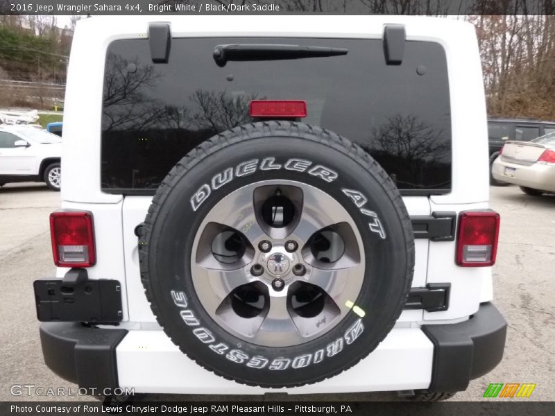 Bright White / Black/Dark Saddle 2016 Jeep Wrangler Sahara 4x4