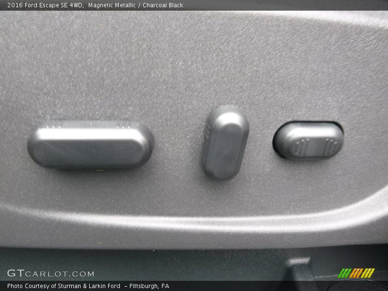 Magnetic Metallic / Charcoal Black 2016 Ford Escape SE 4WD