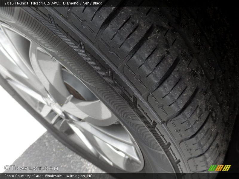 Diamond Silver / Black 2015 Hyundai Tucson GLS AWD