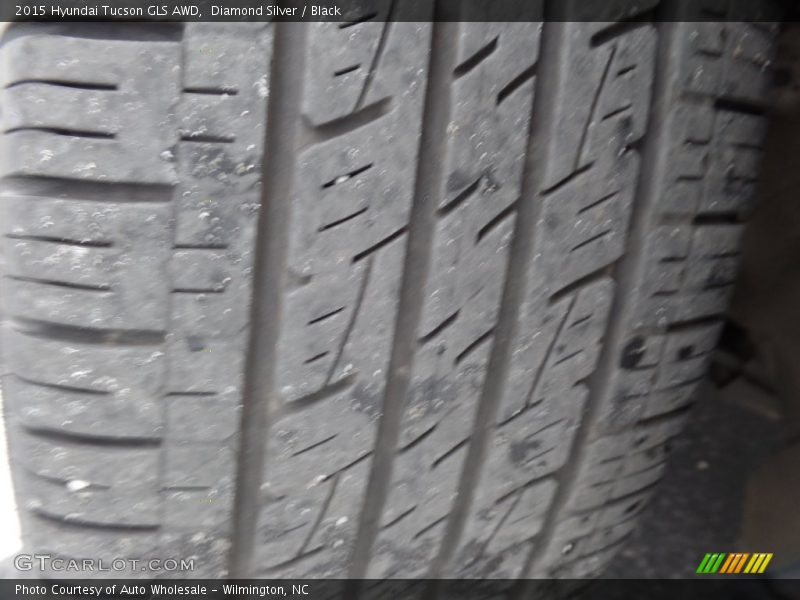 Diamond Silver / Black 2015 Hyundai Tucson GLS AWD