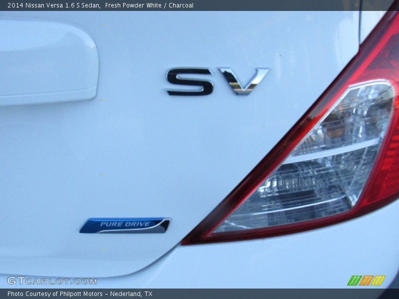 Fresh Powder White / Charcoal 2014 Nissan Versa 1.6 S Sedan