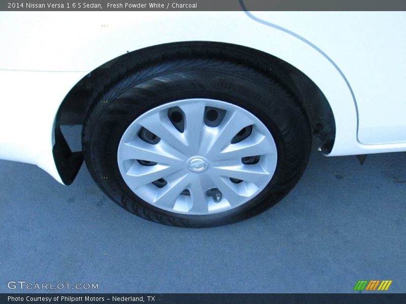 Fresh Powder White / Charcoal 2014 Nissan Versa 1.6 S Sedan