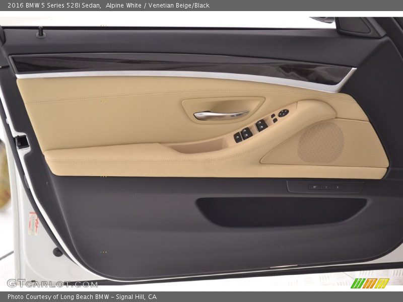 Alpine White / Venetian Beige/Black 2016 BMW 5 Series 528i Sedan