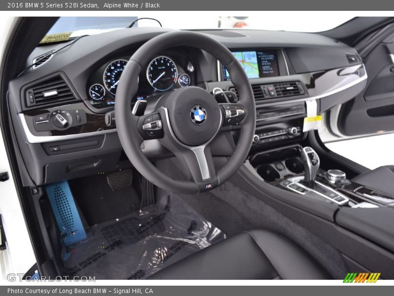 Alpine White / Black 2016 BMW 5 Series 528i Sedan