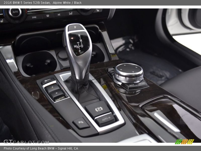 Alpine White / Black 2016 BMW 5 Series 528i Sedan