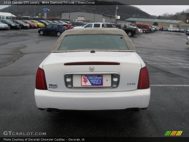 White Diamond Tri-coat / Shale/Cocoa 2010 Cadillac DTS Luxury