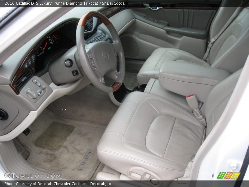 White Diamond Tri-coat / Shale/Cocoa 2010 Cadillac DTS Luxury