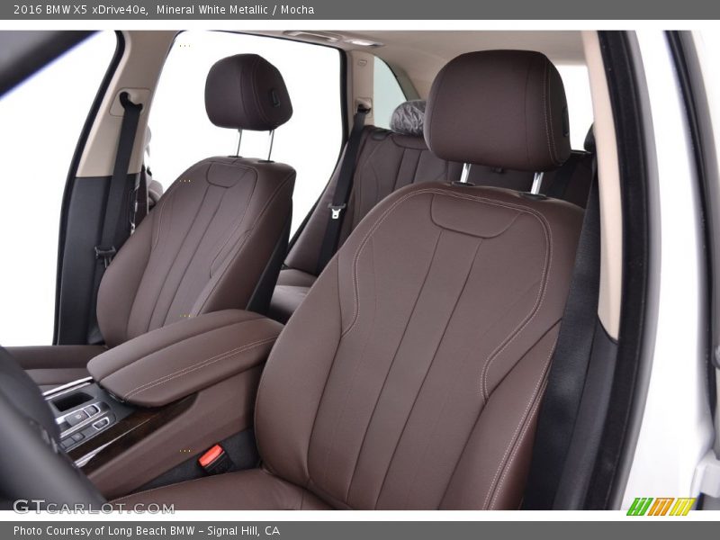 Front Seat of 2016 X5 xDrive40e