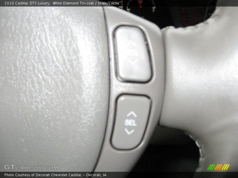 White Diamond Tri-coat / Shale/Cocoa 2010 Cadillac DTS Luxury
