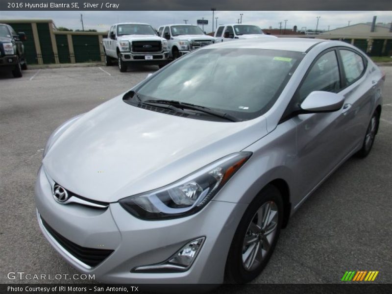 Silver / Gray 2016 Hyundai Elantra SE