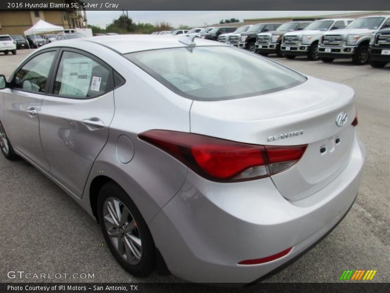 Silver / Gray 2016 Hyundai Elantra SE