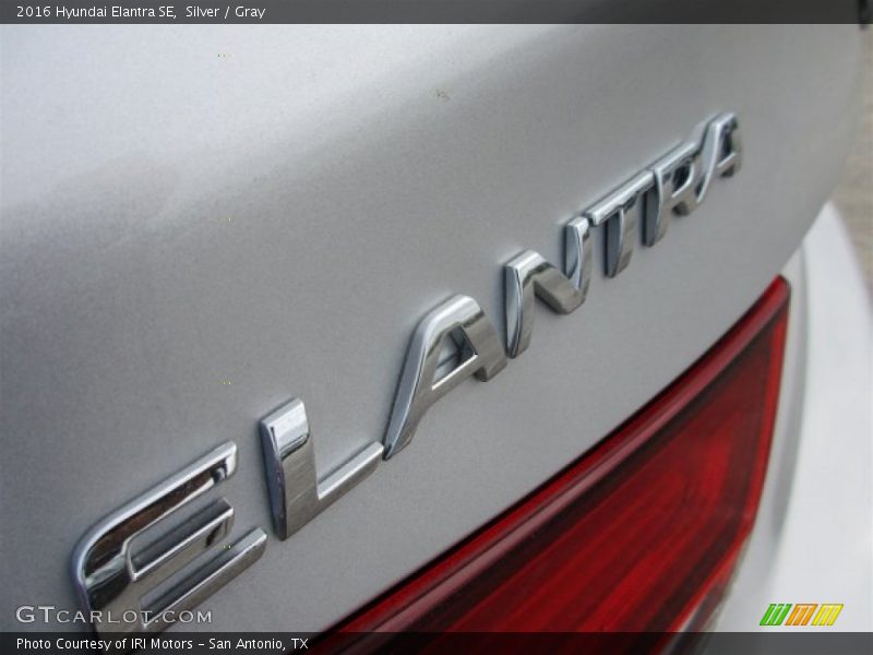 Silver / Gray 2016 Hyundai Elantra SE