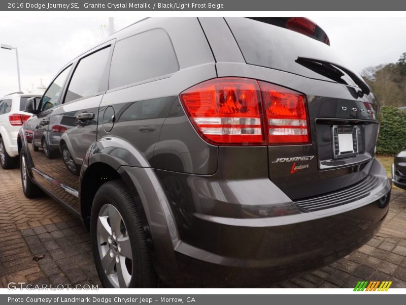 Granite Crystal Metallic / Black/Light Frost Beige 2016 Dodge Journey SE
