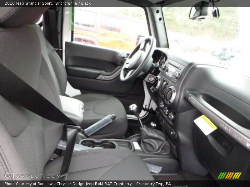 Bright White / Black 2016 Jeep Wrangler Sport
