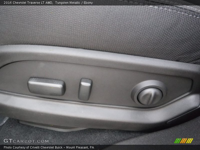 Tungsten Metallic / Ebony 2016 Chevrolet Traverse LT AWD