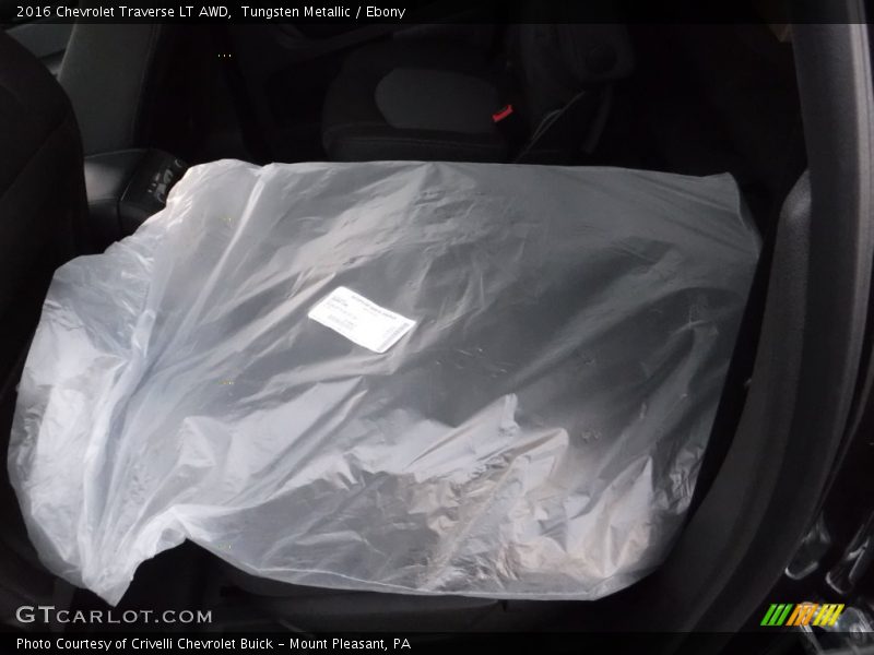 Tungsten Metallic / Ebony 2016 Chevrolet Traverse LT AWD