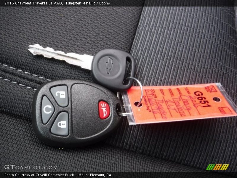 Tungsten Metallic / Ebony 2016 Chevrolet Traverse LT AWD