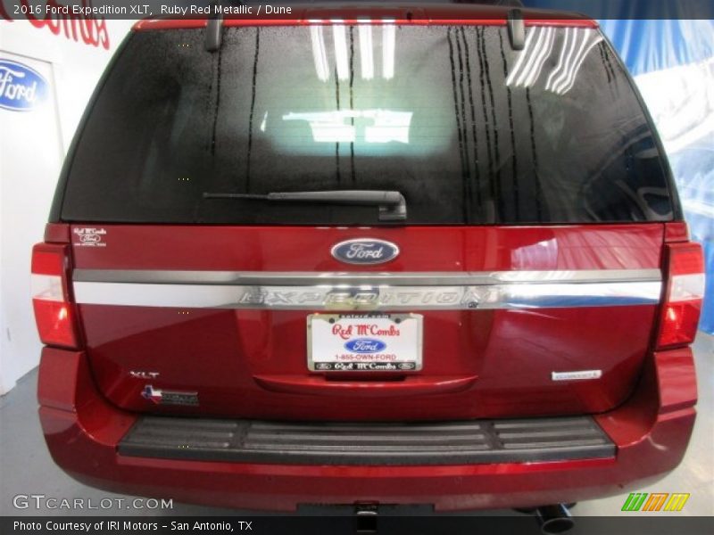 Ruby Red Metallic / Dune 2016 Ford Expedition XLT
