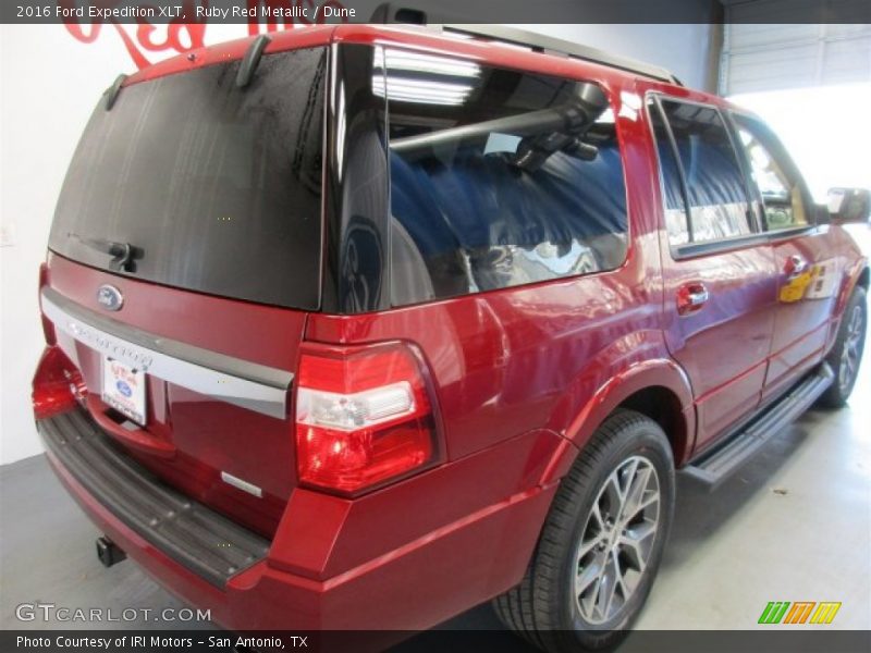 Ruby Red Metallic / Dune 2016 Ford Expedition XLT
